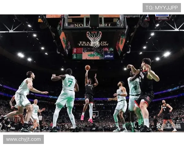 凯尔特人挑战雄鹿争夺东部冠军席位 星光对决看谁能笑到最后