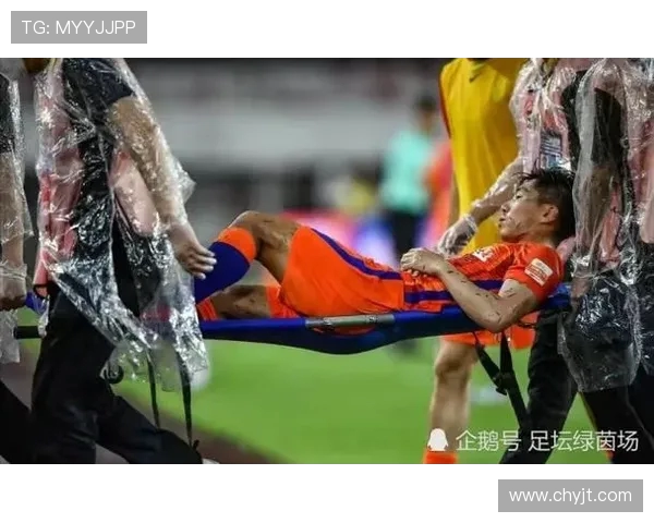 蒿俊闵重返赛场再展领袖风采引领年轻球员奋勇拼搏书写绿茵新篇章