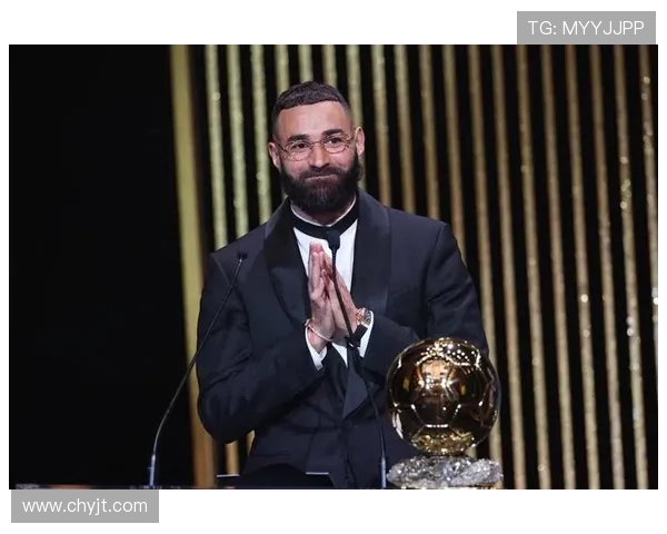 卡里姆本泽马荣耀与争议并存的绿茵传奇人生