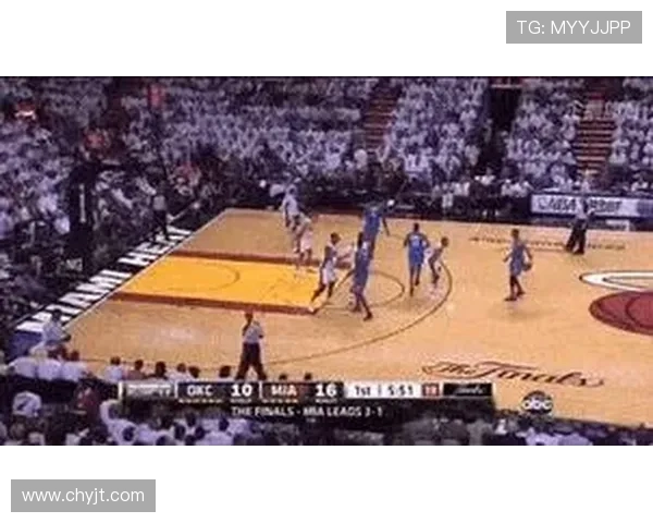 2012年NBA总决赛第三场雷霆对决热火的精彩瞬间与战术分析